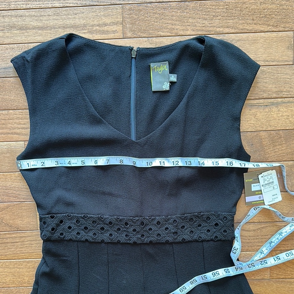 Elegant Black Dress - Picture 4 of 7